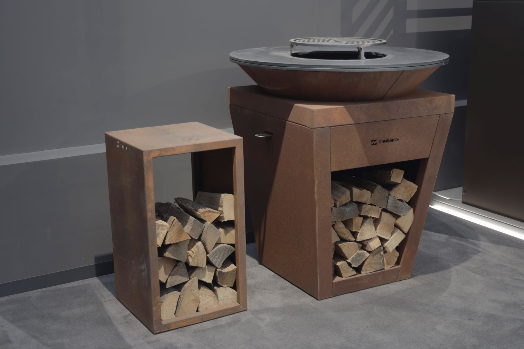 Holder 70cm seduta con porta legna Modularte - Outdoor Privé