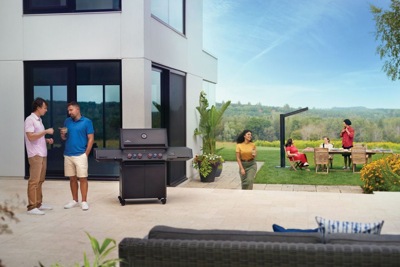 Barbecue a gas Napoleon Phantom P500 – 4 bruciatori, infrarosso laterale e posteriore - Outdoor Privé
