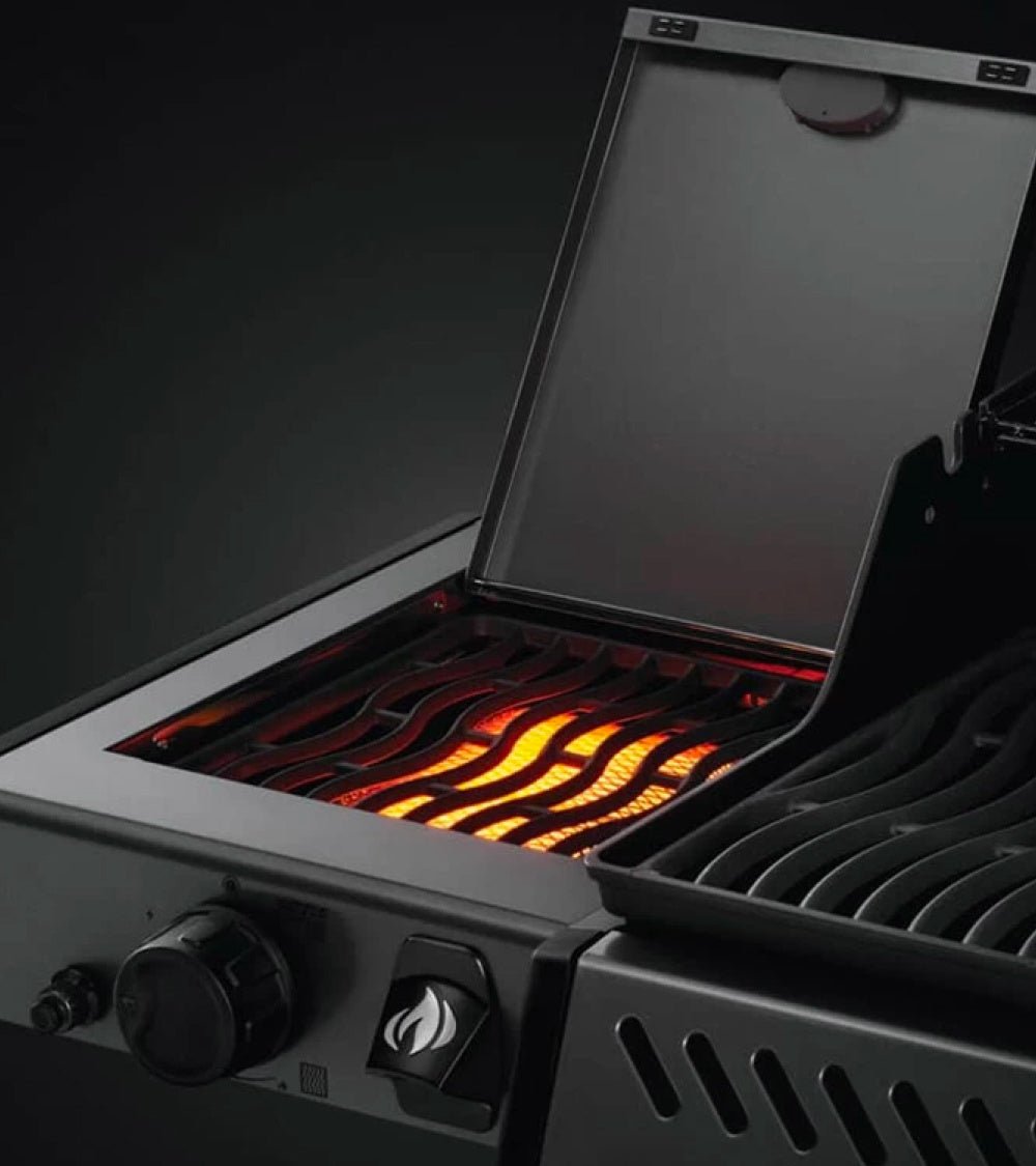 Barbecue a gas Napoleon Freestyle F425 SIB – 4 bruciatori con infrarosso laterale - Outdoor Privé