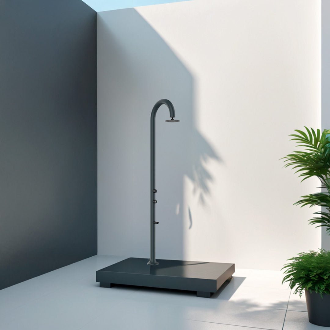 Doccia esterna Sined Luna Alu Grigia – alluminio con lavapiedi e doppio attacco - Outdoor Privé