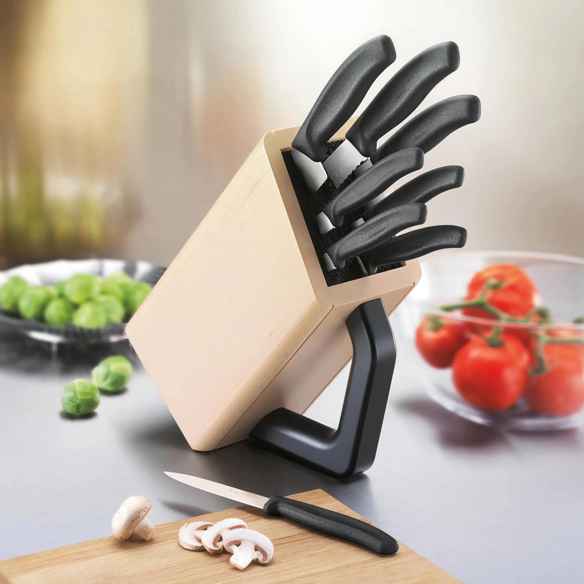 Ceppo 8 Coltelli Victorinox Swiss Classic Neri in Faggio - Outdoor Privé