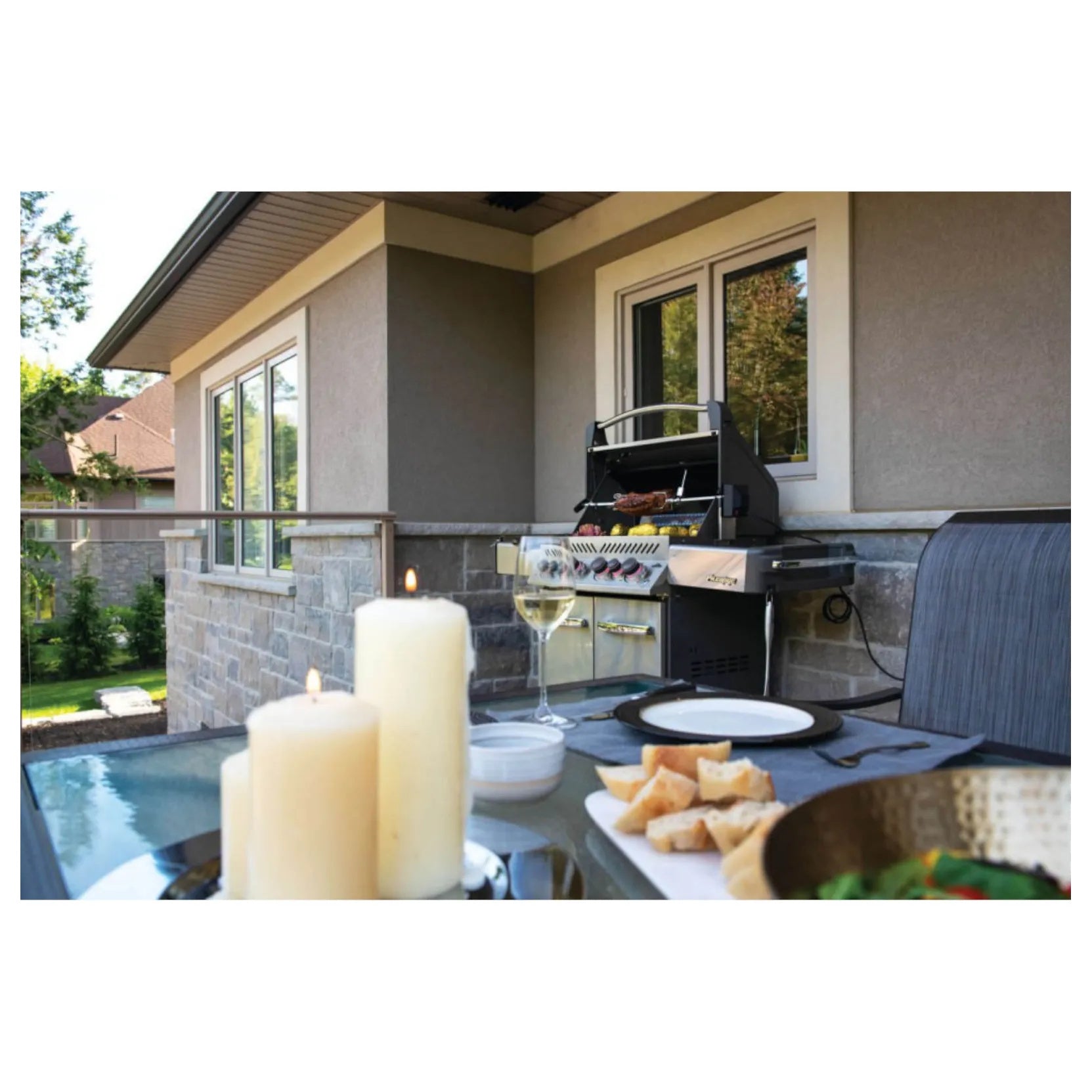 Barbecue a gas Napoleon Prestige P500RSIB – 4 bruciatori, infrarosso e girarrosto - Outdoor Privé