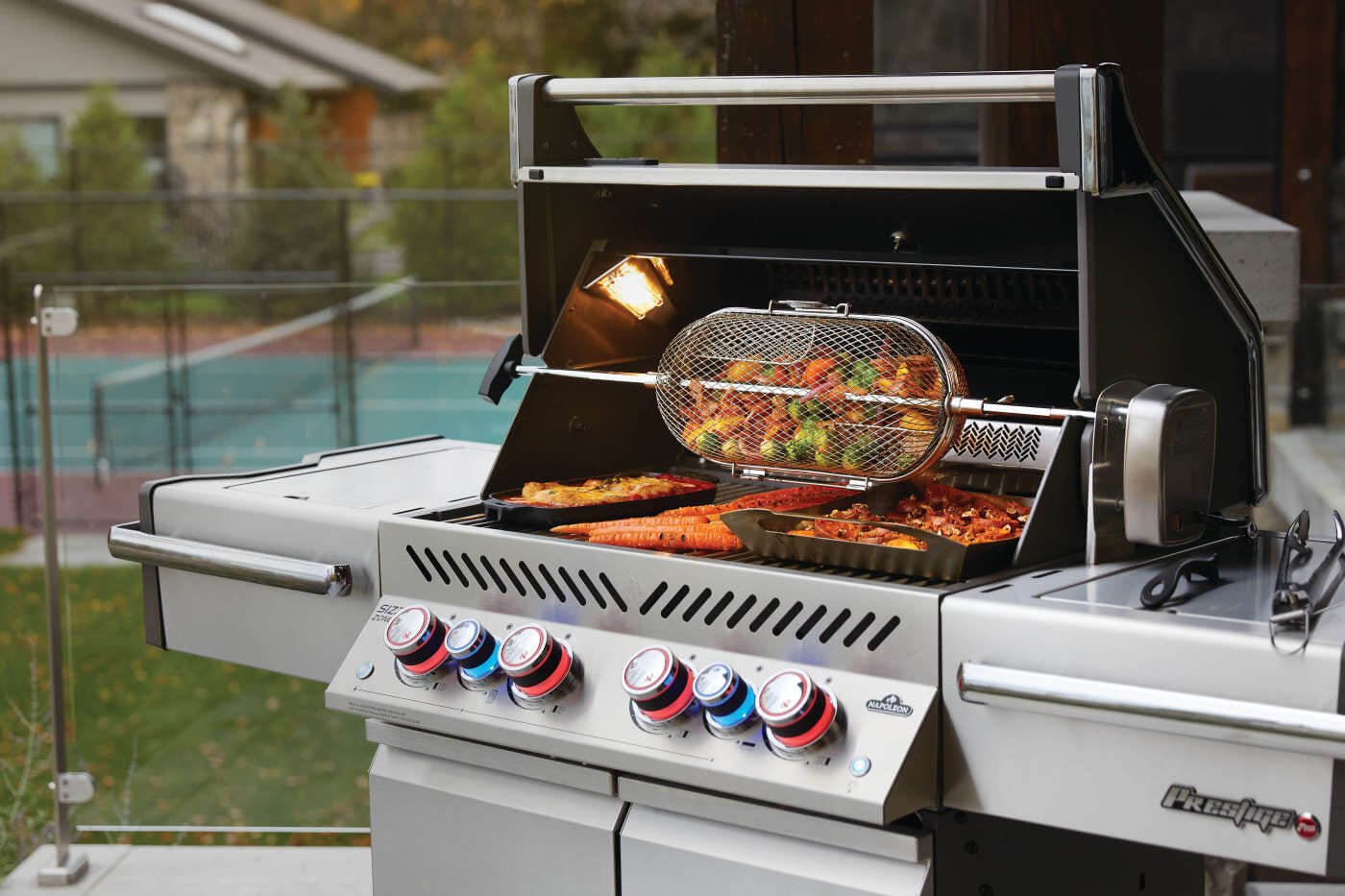 Barbecue a gas Napoleon Prestige PRO 500 RSIB – 4 bruciatori, infrarossi e finiture inox - Outdoor Privé