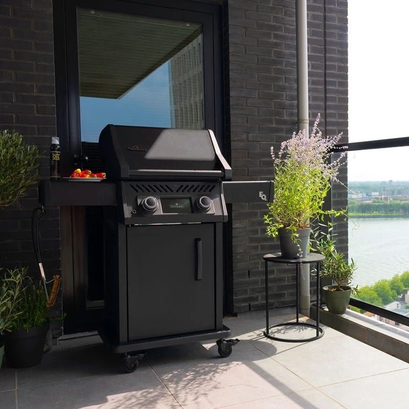 Barbecue elettrico Napoleon Rogue EQ 365 Connected – connettività smart e cottura precisa - Outdoor Privé