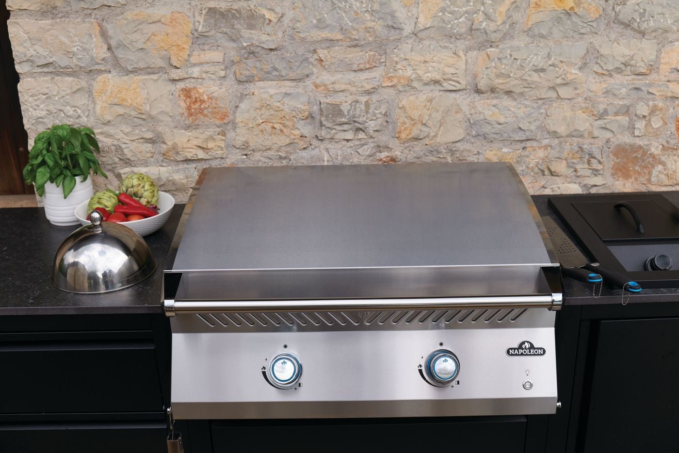 Plancha a gas da incasso Napoleon BIG32FT – 2 bruciatori U, doppia zona e acciaio inox professionale - Outdoor Privé