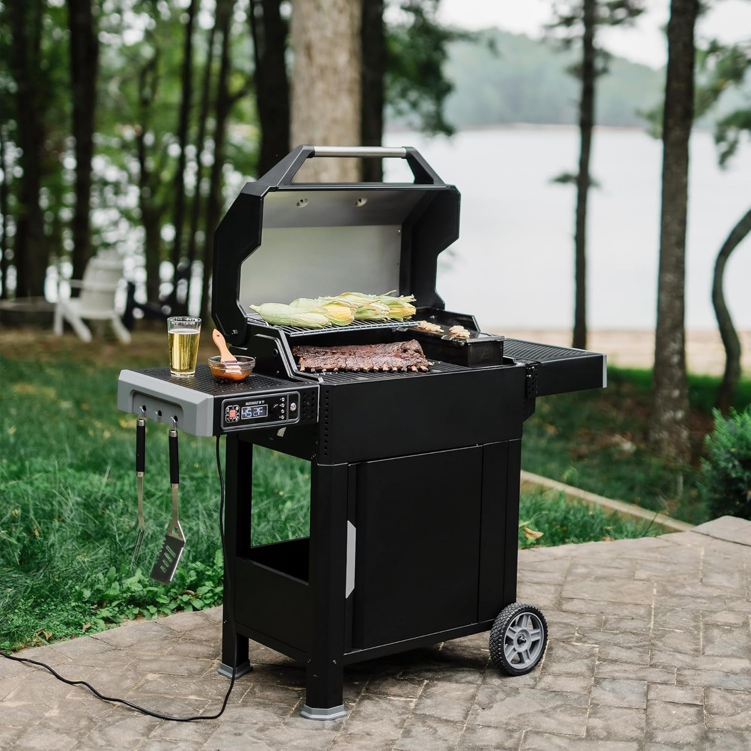 Barbecue e affumicatore a carbonella digitale AutoIgnite Series 545 Masterbuilt - Outdoor Privé