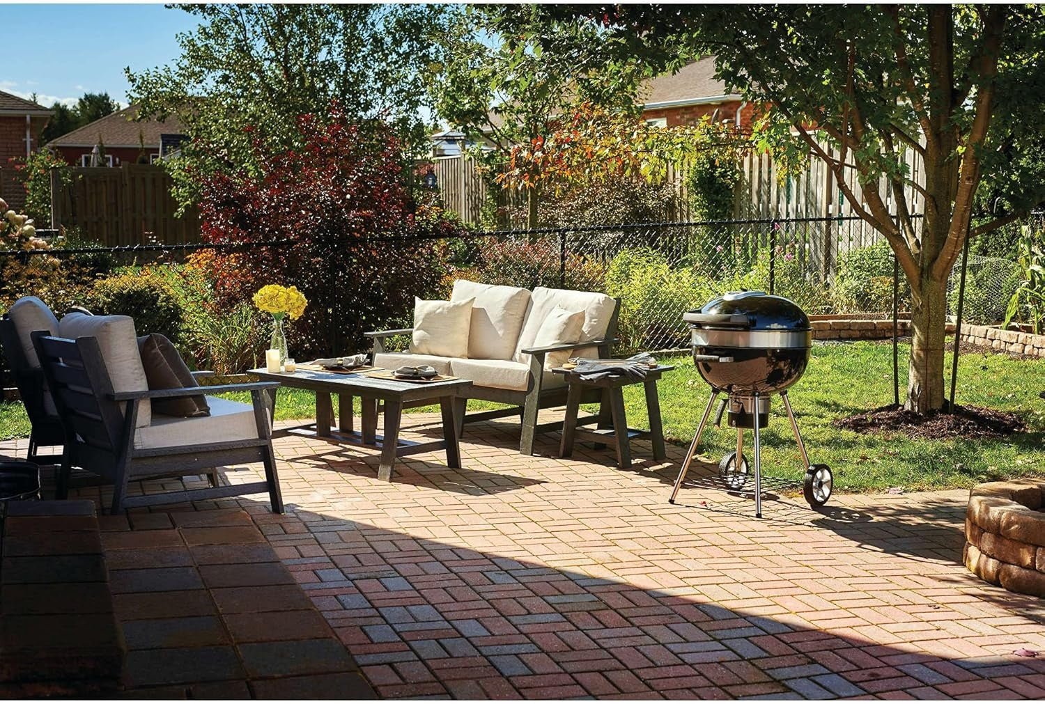 Barbecue a carbone Napoleon PRO22K - LEG - 2 – Griglia da 57 cm, coperchio in ghisa e ruote - Outdoor Privé