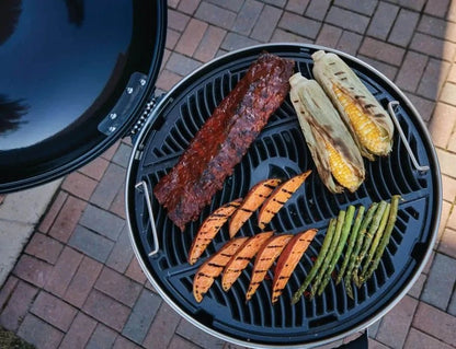 Barbecue a carbone Napoleon PRO22K - LEG - 2 – Griglia da 57 cm, coperchio in ghisa e ruote - Outdoor Privé