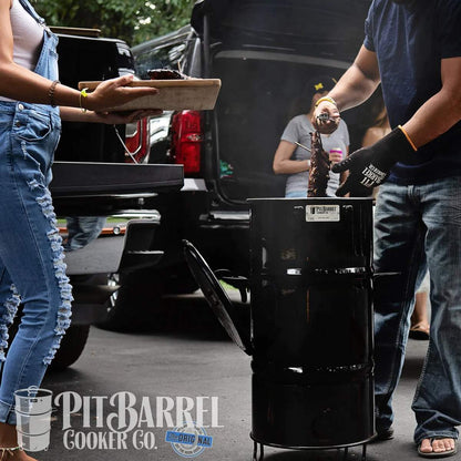 Pit Barrel Cooker Junior 14” – barbecue affumicatore verticale a carbone compatto (PRE-ORDINE) - Outdoor Privé