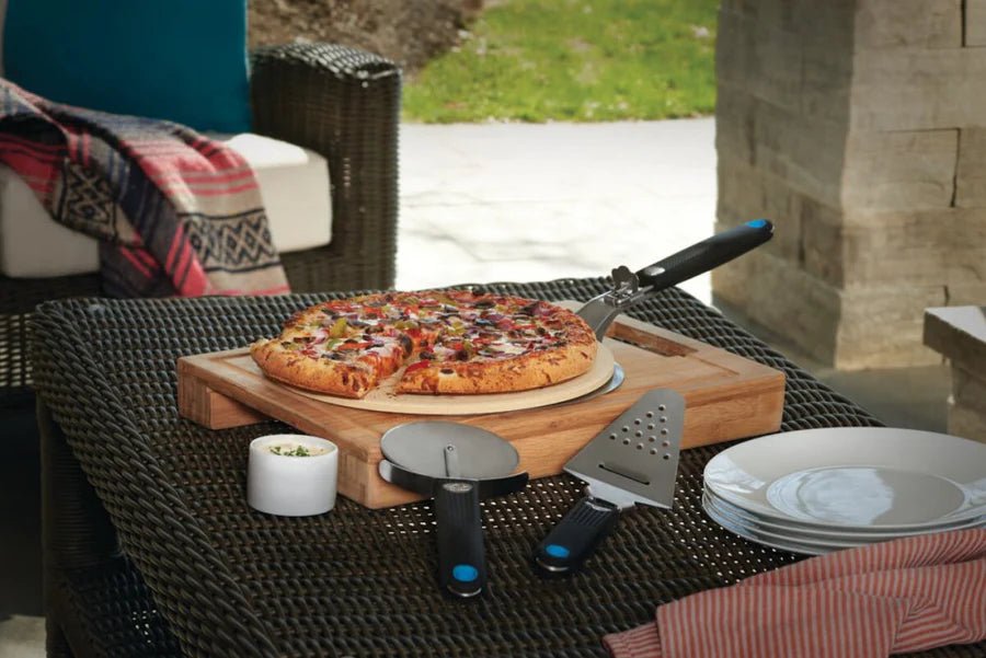 SET Kit pizza PRO Napoleon 90002 – pietra 12,5" con pala, rotella e grattugia - Outdoor Privé