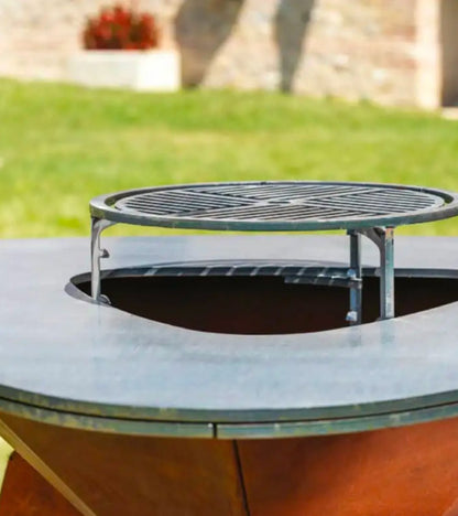 Braciere a legna Modularte Augusto – Piastra triangolare da 100 cm, design elegante e portalegna integrato - Outdoor Privé