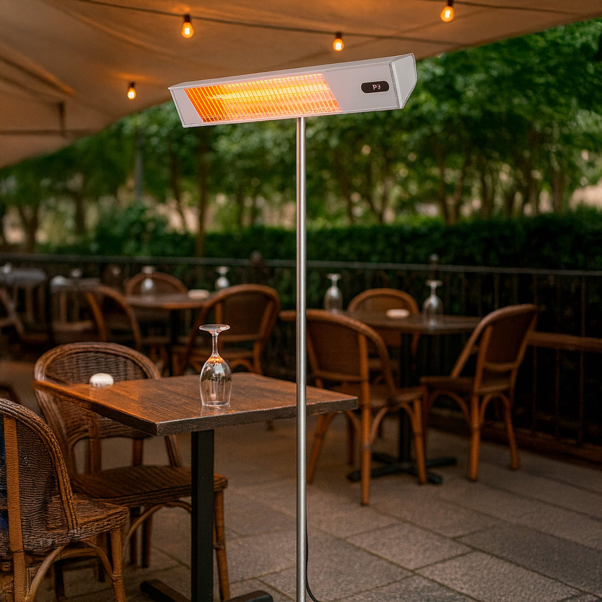 Riscaldatore SINED Caldo IRA Inox con palo – 2000 W, IP65 - Outdoor Privé