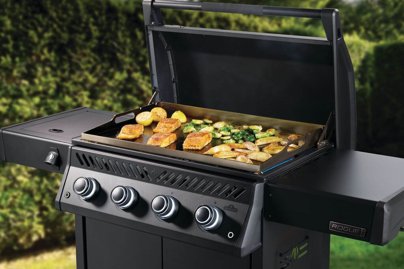 Plancha a gas Napoleon Rogue PRO Phantom RP30FTPK – piastra inox 70×43 cm - Outdoor Privé