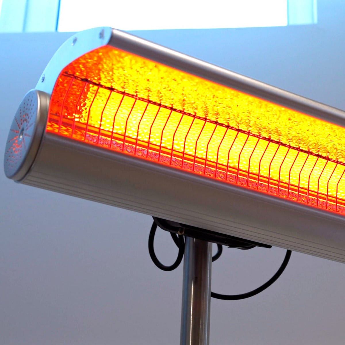 Riscaldatore SINED da terra – doppia lampada 4000 W, IP65 - Outdoor Privé
