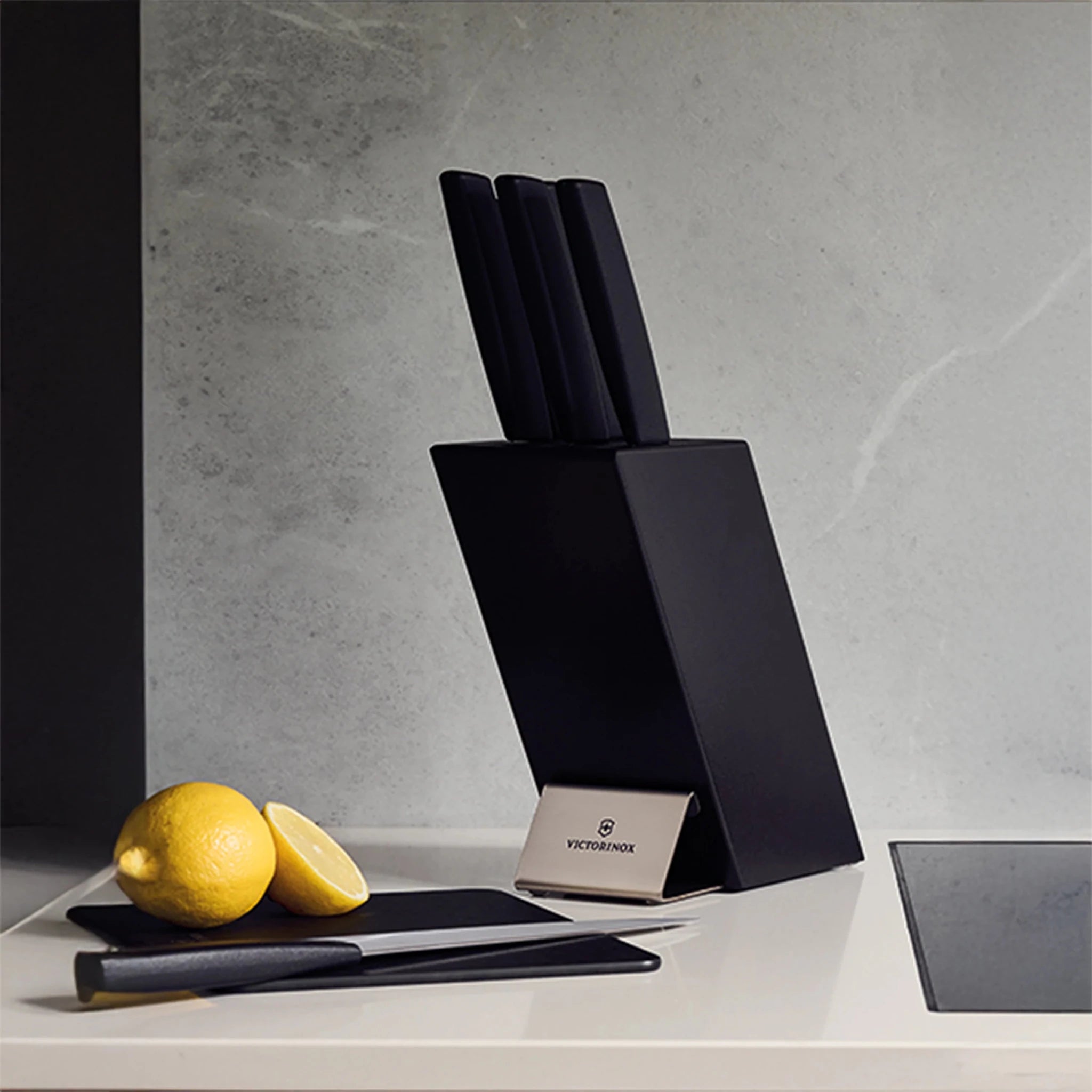 Ceppo coltelli Victorinox Swiss Modern – 6 pezzi neri in faggio antracite - Outdoor Privé