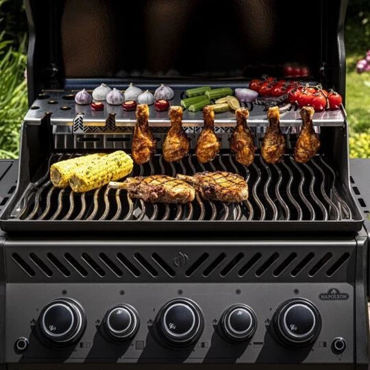 Barbecue a gas Napoleon Rogue 425 Phantom – Sizzle Zone e IR posteriore - Outdoor Privé