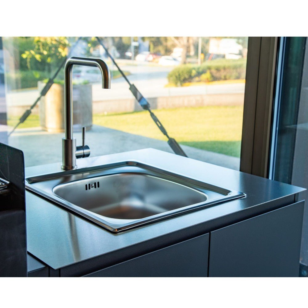 Cucina da Esterno Flaminia – Monoblocco con Barbecue a Carbone - Outdoor Privé