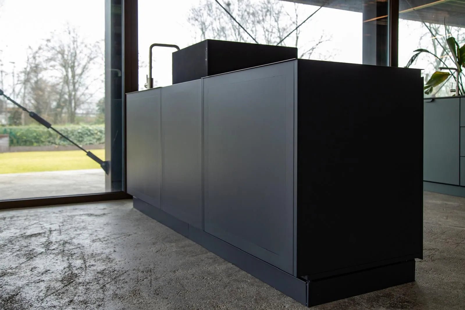 Cucina da Esterno Flaminia – Monoblocco con Barbecue a Carbone - Outdoor Privé