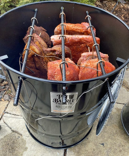 Pit Barrel Cooker – barbecue affumicatore verticale a carbone con griglia (PRE-ORDINE) - Outdoor Privé
